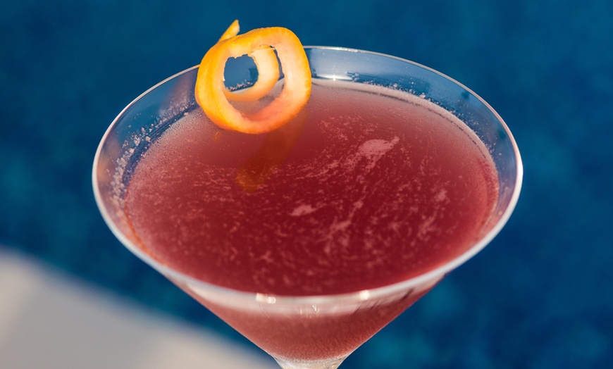 Image 2: Unwind with 4* Mixed Beverages - Choice of 3, 6, 8, or 12