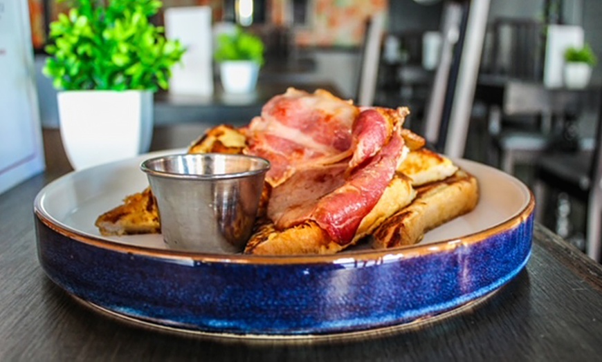 Image 4: Brunch for 1, 2, 3 or 4 with a Hot Drink & Juice