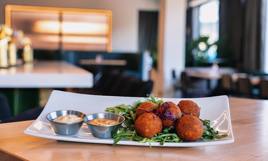 Image 9: Steak Dinner for 2 or 4 w/ Glass or Bottle of Wine in Glasgow