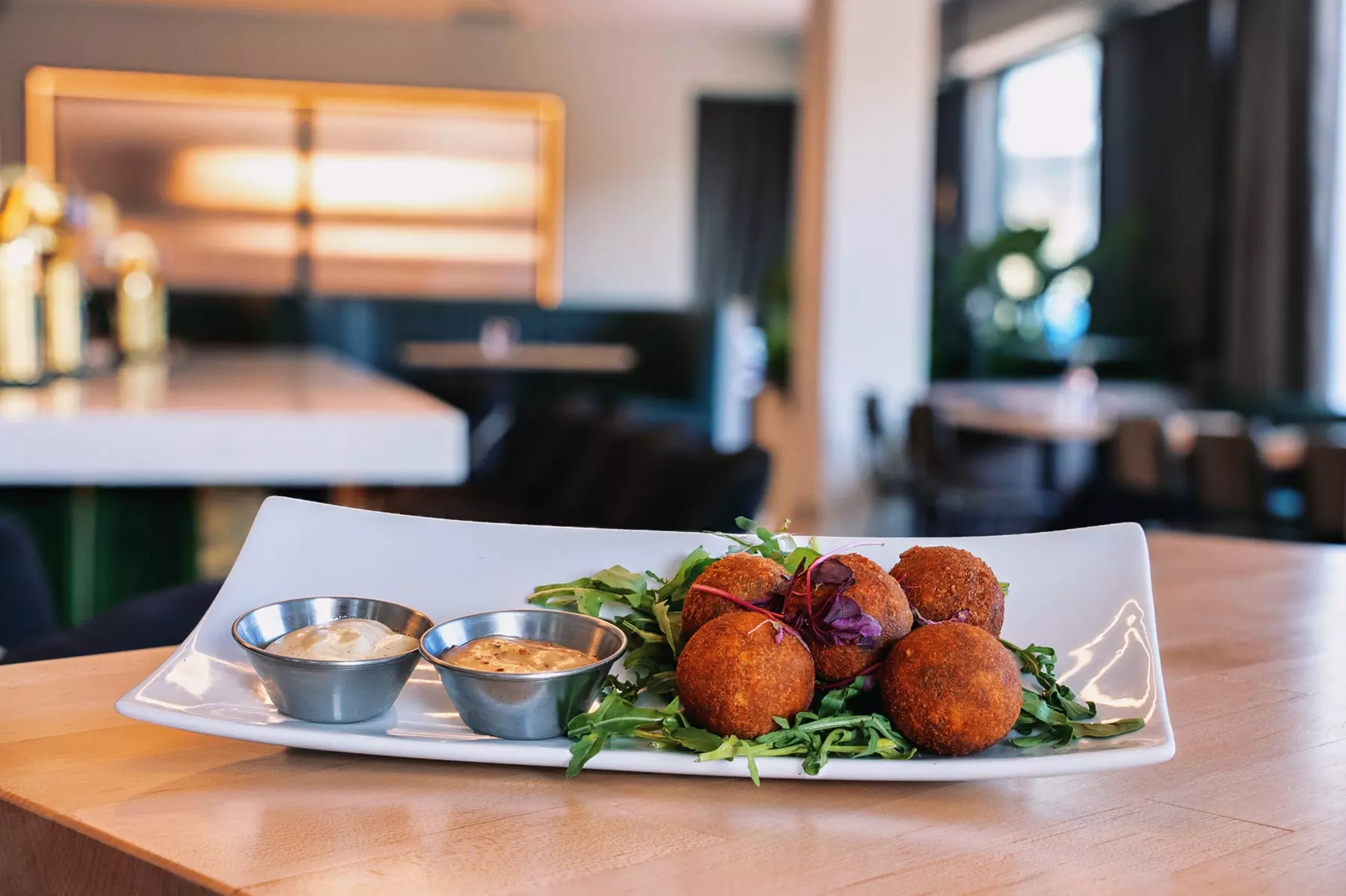 Steak Dinner for 2 or 4 w/ Glass or Bottle of Wine in Glasgow