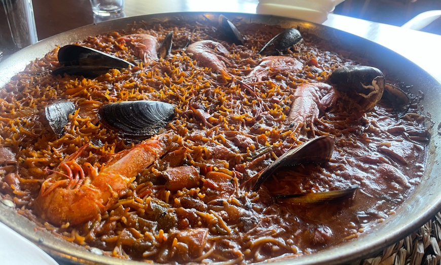 Image 1: Sabor y mar: menú mediterráneo clásico o prémium para 2 o 4 personas