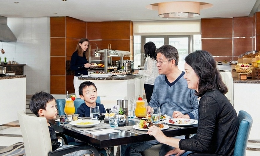 Image 2: 5* Ramadan Iftar Buffet with Beverages