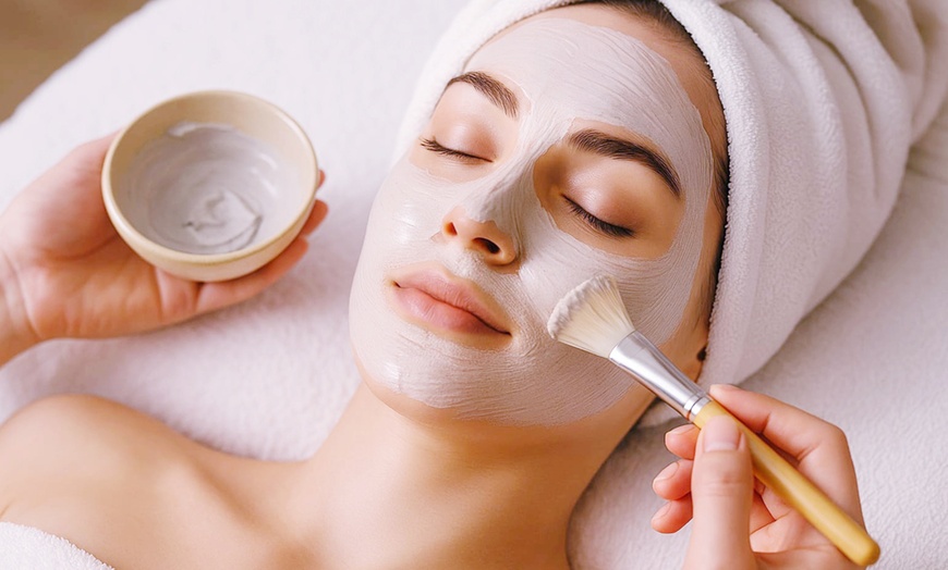 Image 1: 45 - 60 Min. Express-, Klassische oder Anti-Aging-Gesichtsbehandlung