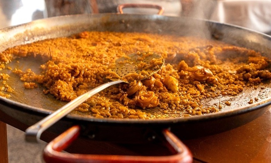 Image 13: Paella para 2 o 4 personas con entrante, postre y bebida