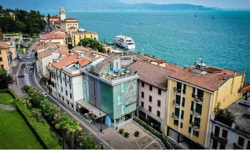 Gardone Riviera: camera Superior con colazione o mezza pensione e Spa