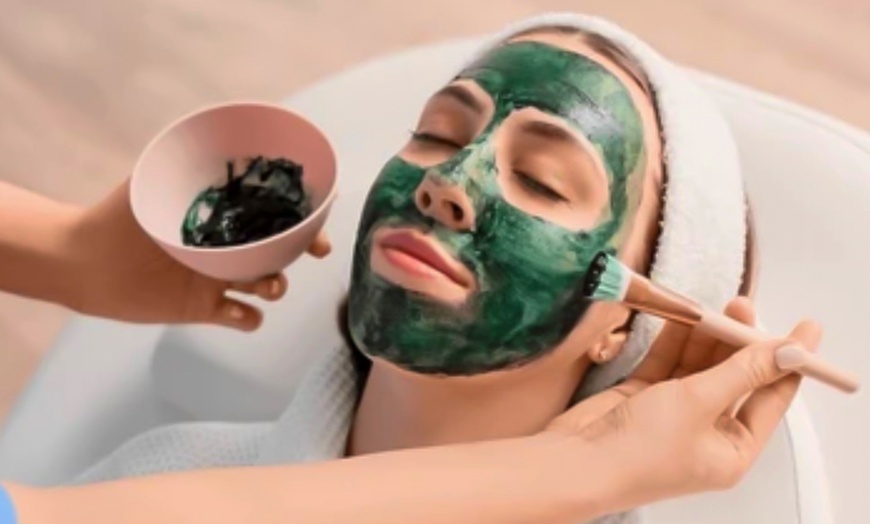 Image 11: 30-Minute Body Scrub w/ Optional Signature or Deluxe Hydrating Facial