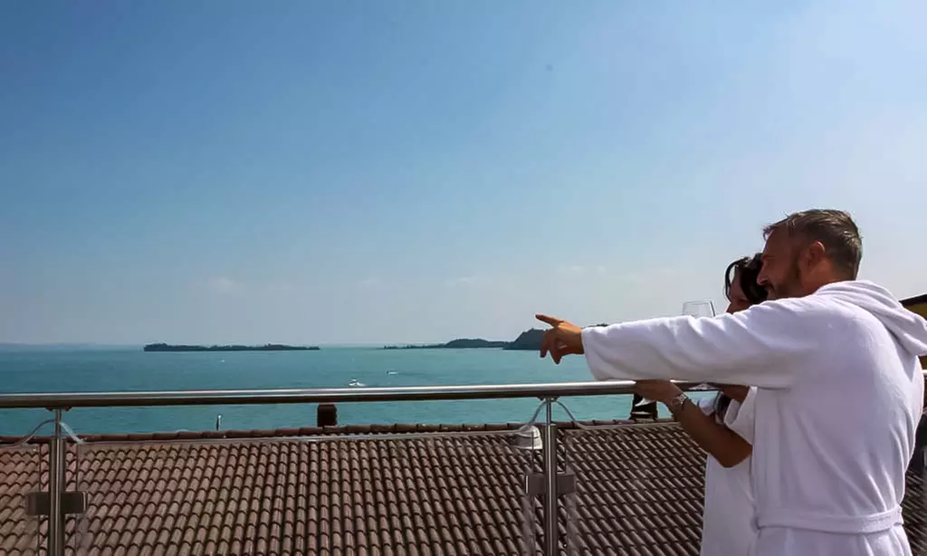 Lago di Garda: Soggiorno per 2 con colazione, cena, Spa e parcheggio