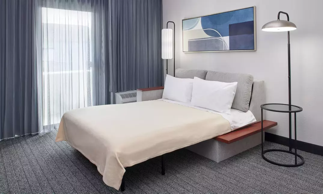 Relax in Comfort Just Minutes from Chicago's Famed Music Venue