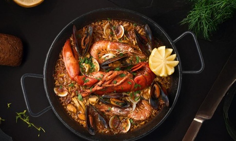 Menú Premium para 2 personas con 2 entrantes 2 principales 2 postres y 2 bebidas