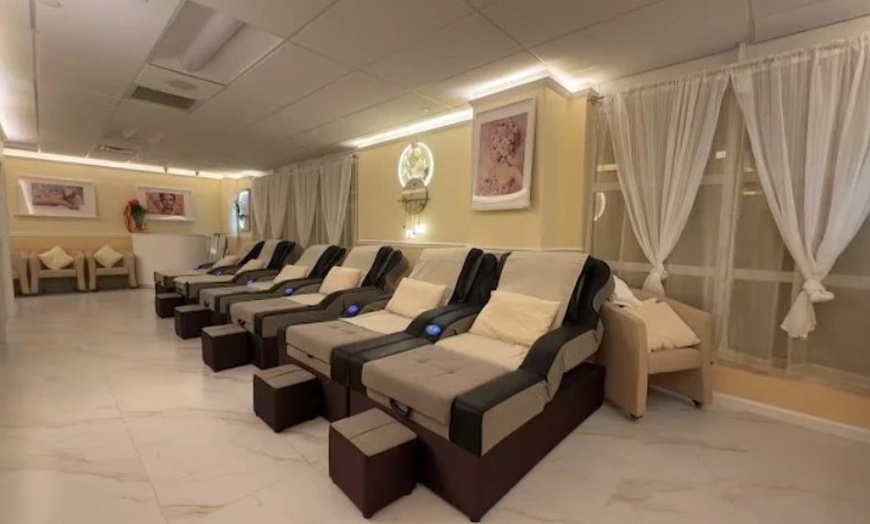 Image 6: 60-Min Foot Spa Session or Body Massages
