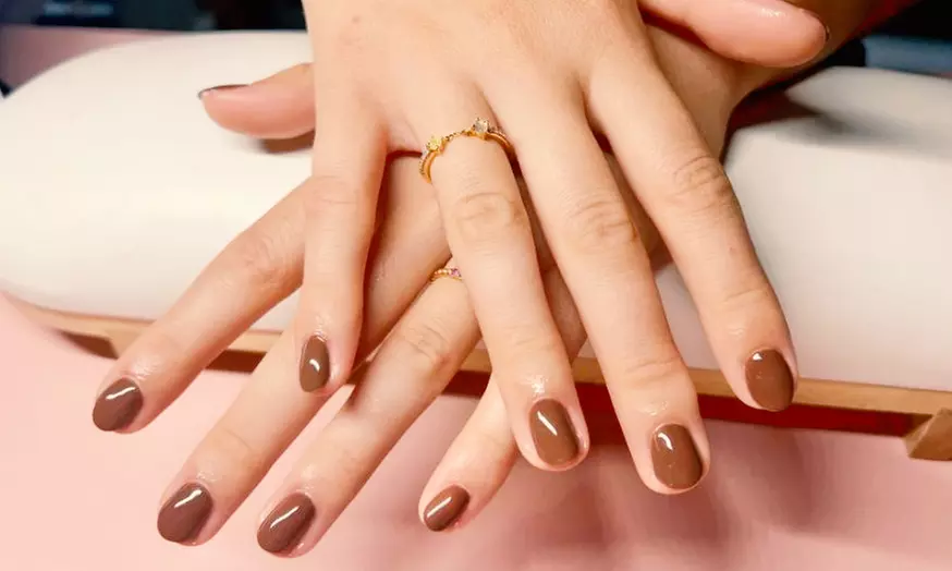 Beauté des mains ou pieds : vernis semi-permanent ou pose américaine