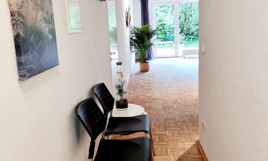 Image 4: Entspannung pur für Körper & Geist: Teil- oder Ganzkörpermassage
