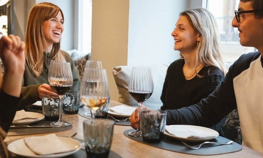 Image 10: Menú mediterráneo completo para 2 o 4 con opción a vino en El Carmen