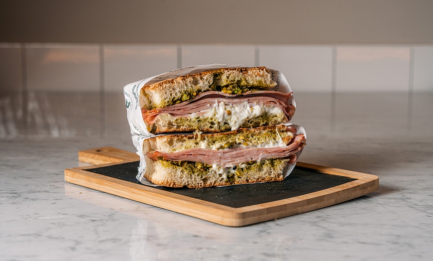 Image 2: Menú italiano con 1, 2 o 4 focaccias, bebidas y opción a postres 