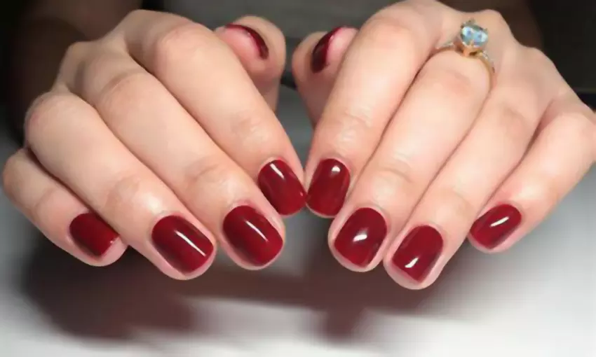 Bis zu 38% Rabatt auf den Maniküre-Pediküre bei Elya Beauty