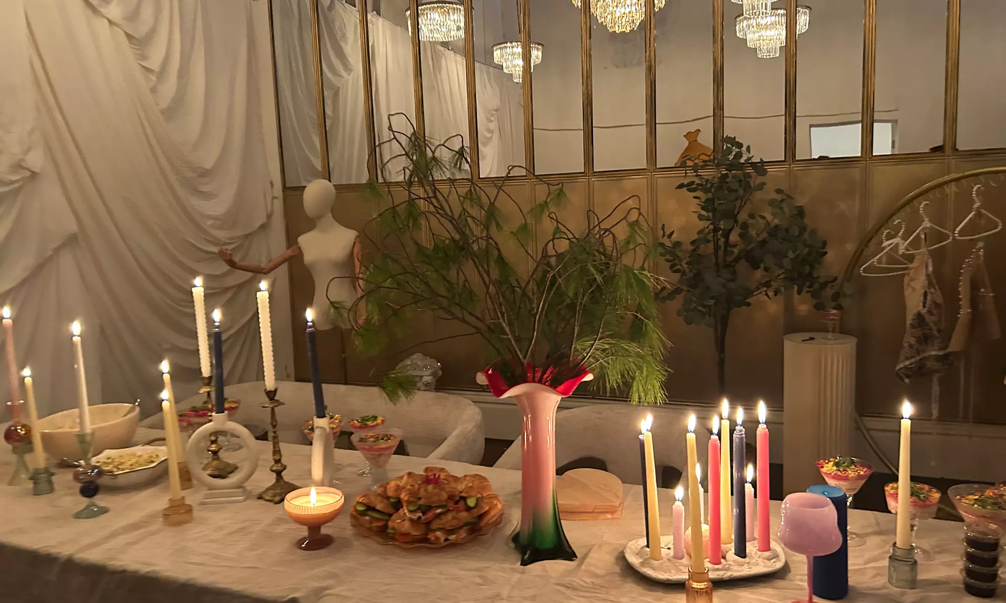 Creative Studio Rental with Endless Props – 2 or 5 Hours