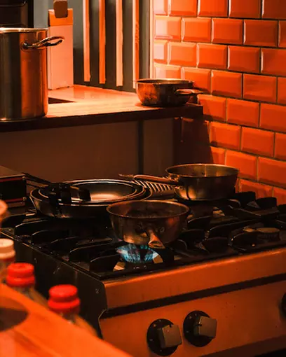 Japanisches Lunch-Menü to go inkl. Vorspeise, Donburi & Grüntee