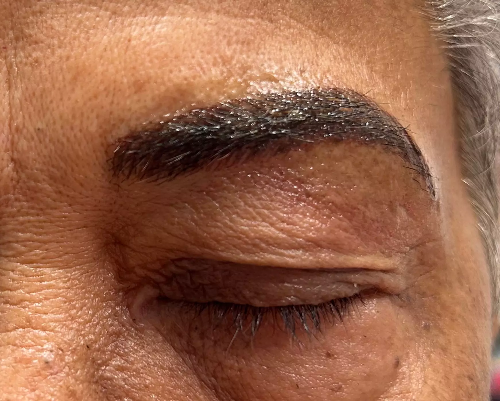 Eyebrow Microblading New Set with 4-Week Touch-Up Option