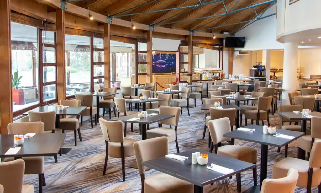 Manchester: 4* Club Room Stay with Breakfast & 20% off Food & Beverage