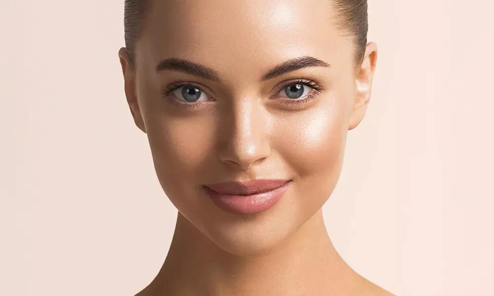 Tratamiento de relleno dérmico con 1 o 2 viales, zona facial a elegir