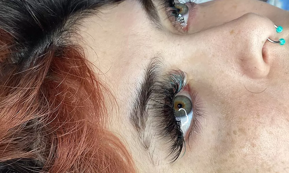 Get Lush Lashes with Full Set of Eyelash Extensions with Two Week Fill