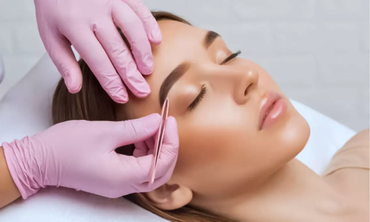 Pestañas y cejas definidas con lifting, tinte o laminado