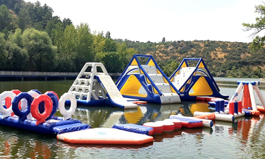 Image 2: 1 hora de acceso a "La Gran Aventura Hinchable" para 1 persona 