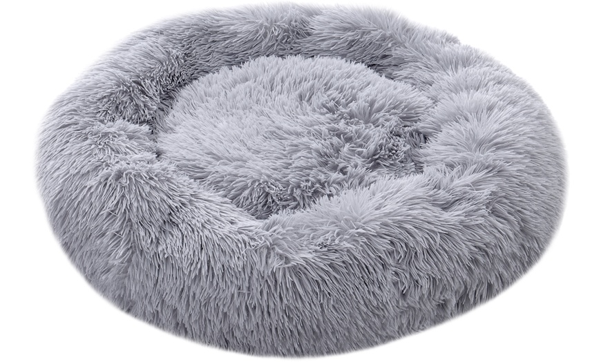 Image 4: Plush Donut-Shaped Dog Bed