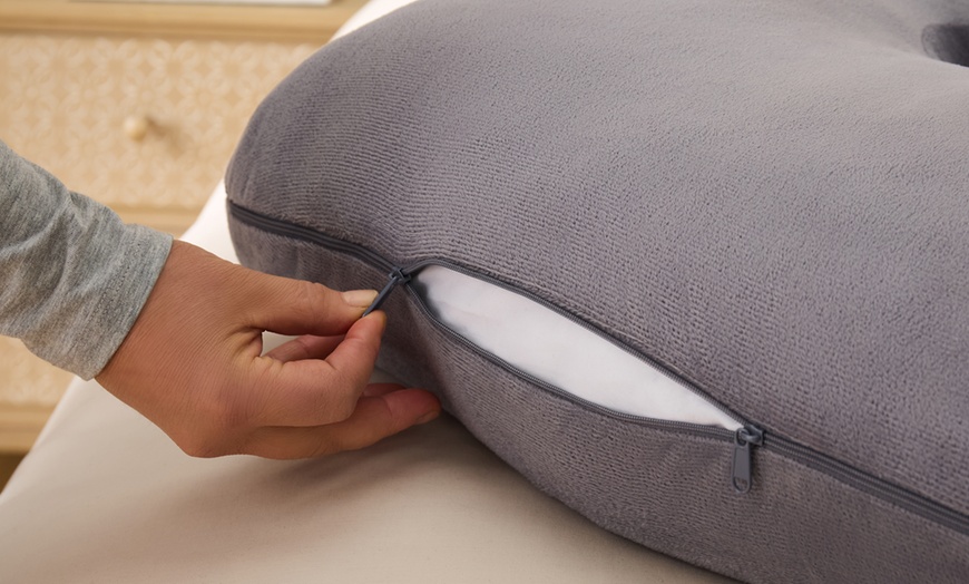 Image 5: Silentnight U-Shape Pregnancy Pillow - Luxury Velvet Touch Cover, Hypoallergenic