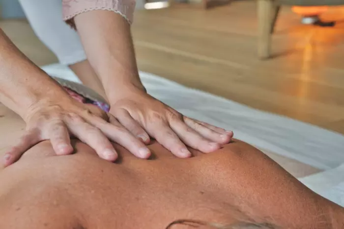 60-Minute Swedish Massage with Aromatherapy or CBD!
