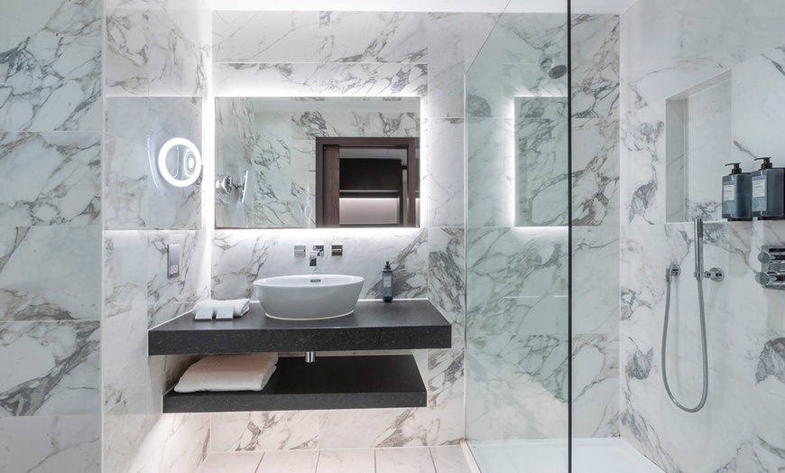 Image 14: Cambridgeshire: Deluxe Double Room or Executive King Room w/ Breakfast