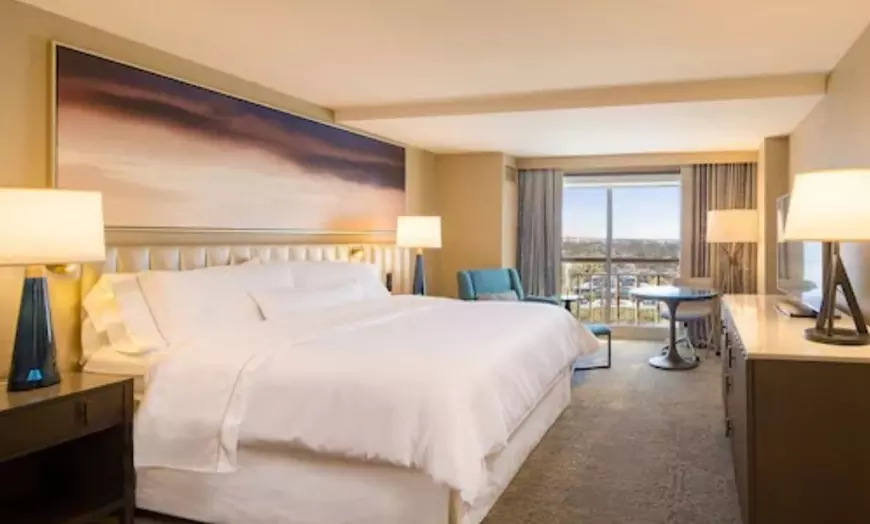 Guest Room, One King