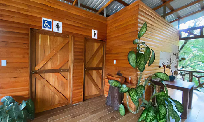 ✈ 6-Nt Costa Rica Volcano and Beach Trip w/Air, Car from Travel by Jen