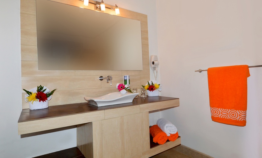 Image 4: ✈ 3- or 5-Night All-Inclusive Costa Rica Vacation with Air 