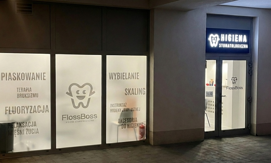 Image 6: Wybielanie zębów lampą LED lub metodą nakładkową