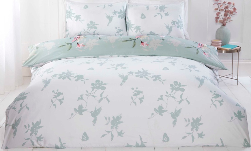 Image 2: Hummingbirds 180TC Reversible Duvet Set