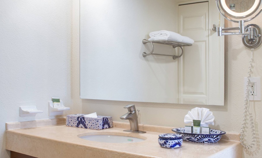 Image 11: Member-Only Deal: Cabo San Lucas Beach Resort & Spa: All-Inclusive