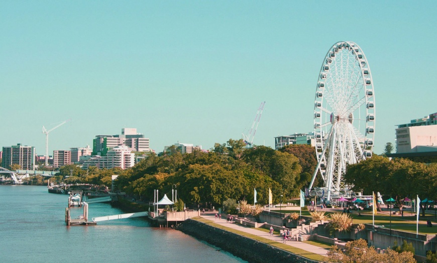 Image 2: ✈ 6 Nights: Sydney to Brisbane Experience: Bushwalks & Surfing