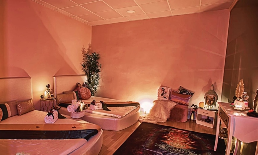 Image 9: Ritual Tailandés con aceites en pareja en tatami