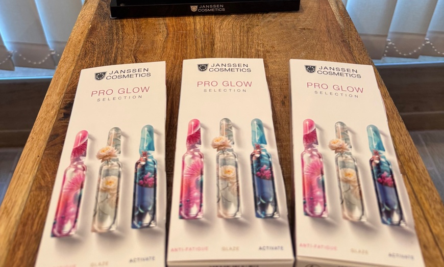 Image 4: 45 Min. Ampullen-Gesichtsbehandlung für 1 Person