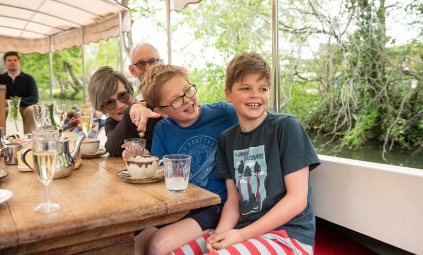 Image 3: Afternoon Tea Sightseeing River Cruise in Oxford for Kids or Adults