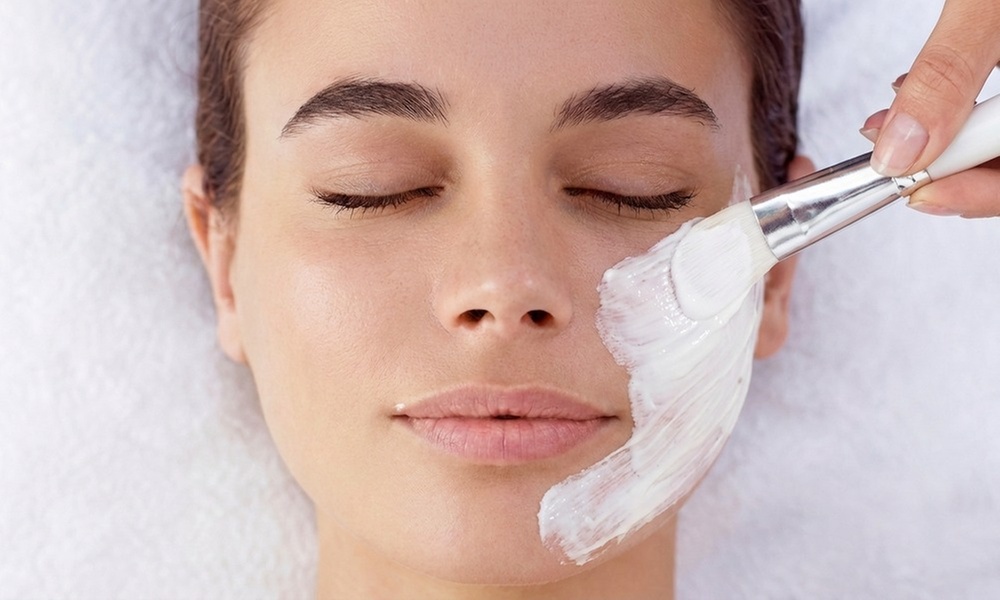 Pamper Package, Massage, Facial, w/w/o Brow Shape & Wax or Headspa