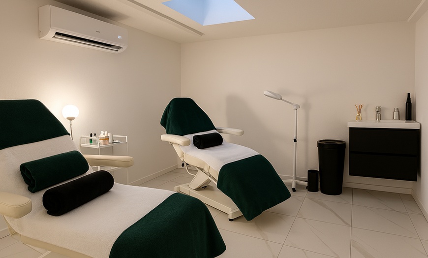 Image 2: Intensieve bindweefsel Face Boost: een moment van rust en verzorging