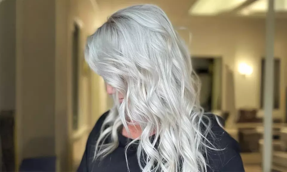 Transform Your Look with Haircut Conditioning and Highlights