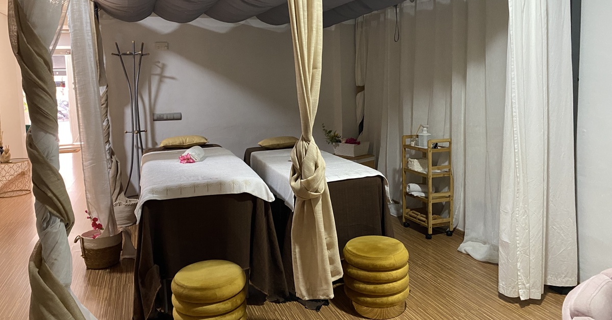Limpieza facial básica o hydrafacial en 8 pasos en Valencia