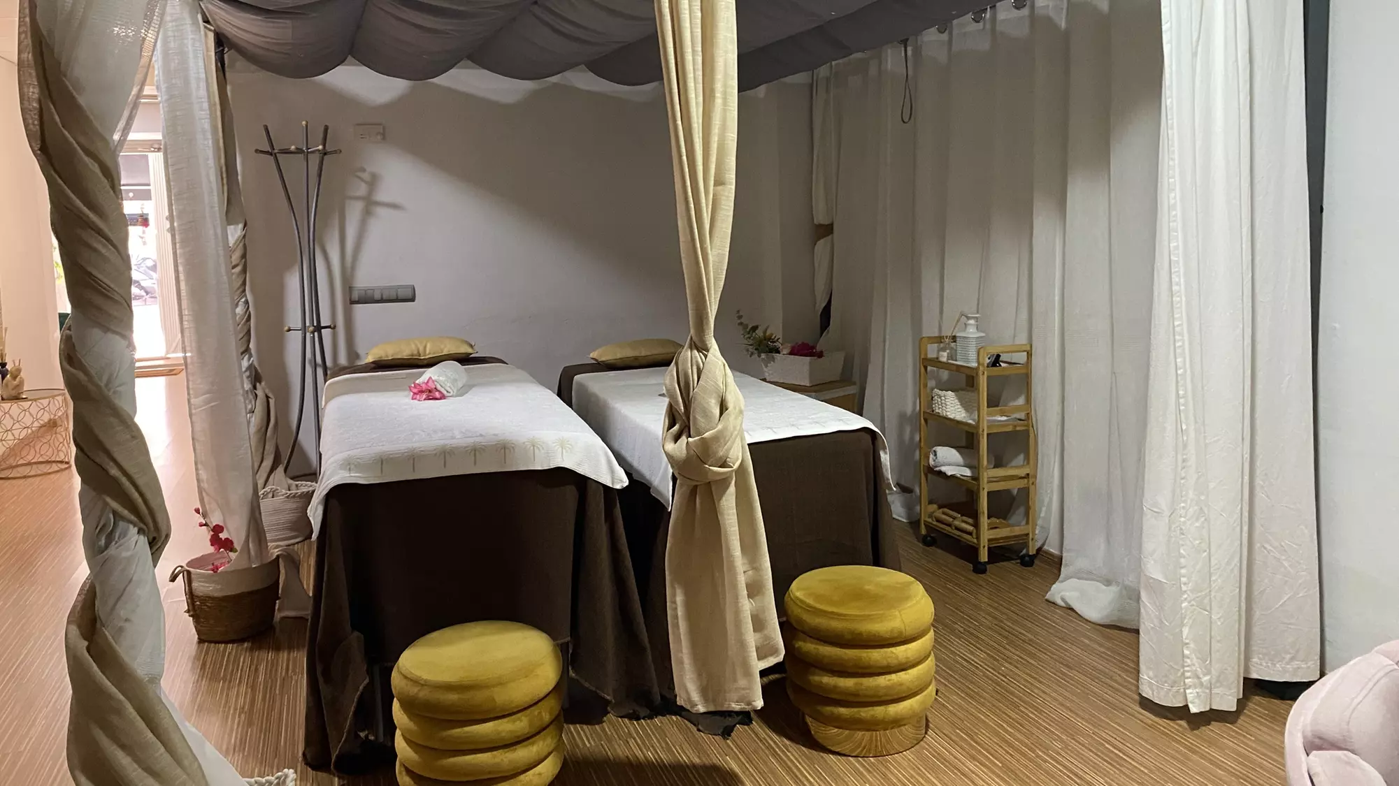 ¡Limpieza facial, radiofrecuencia y electroestimulación!