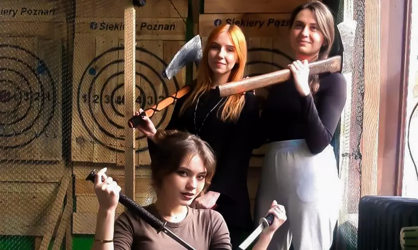 Rzucaj siekierkami, nożami i shurikenami: 60 lub 90 minut adrenaliny