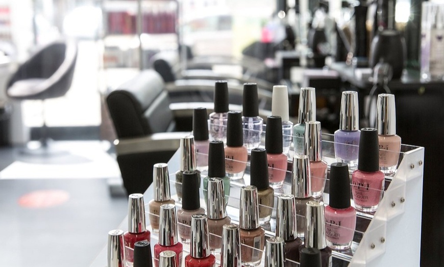 Image 11: Relax and Rejuvenate with a 60-Minute or 90-Minute G8 Massage at Uban Salon And Spa Studio (Up To 77% Off)