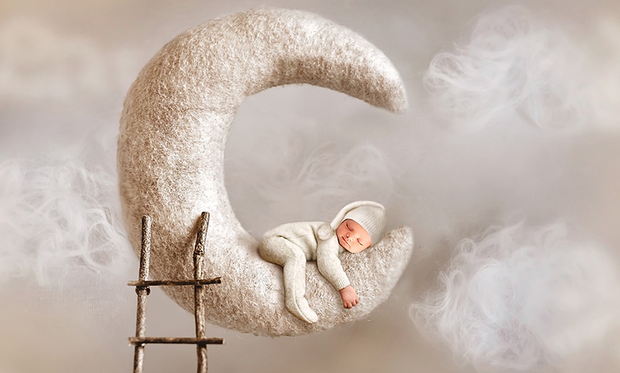 Image 5: Newborn Photography: Get a Standard, Deluxe or Solo Collection