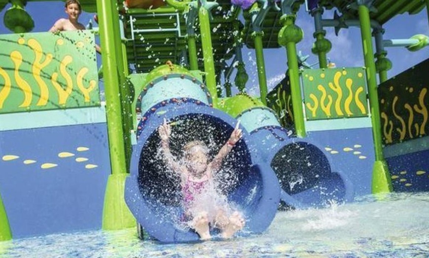 Image 7: Entrada para niño o adulto a parque acuático Aqualava en Lanzarote